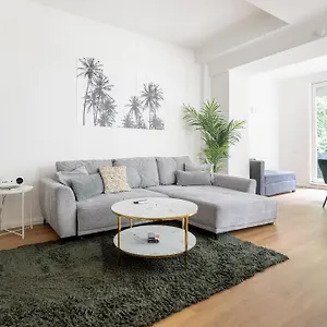 Global Living - Design I I Beamer I Kitchen I Terrace I Apartment
